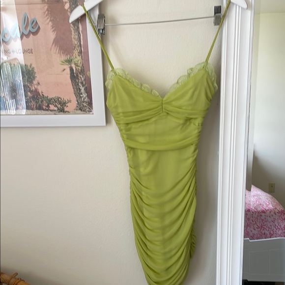 BOGO Hello Molly Ruched Lace Trim Mini Dress in Apple Green Size Small US 4 - Picture 4 of 6